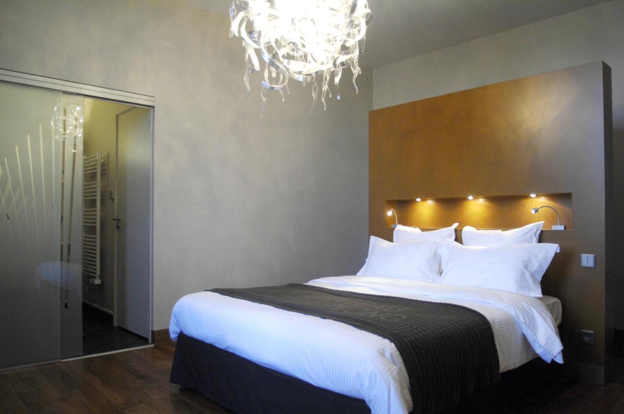 Chateau De Champlong Table Hotel **** Golf & Spa Villerest  ภายนอก รูปภาพ