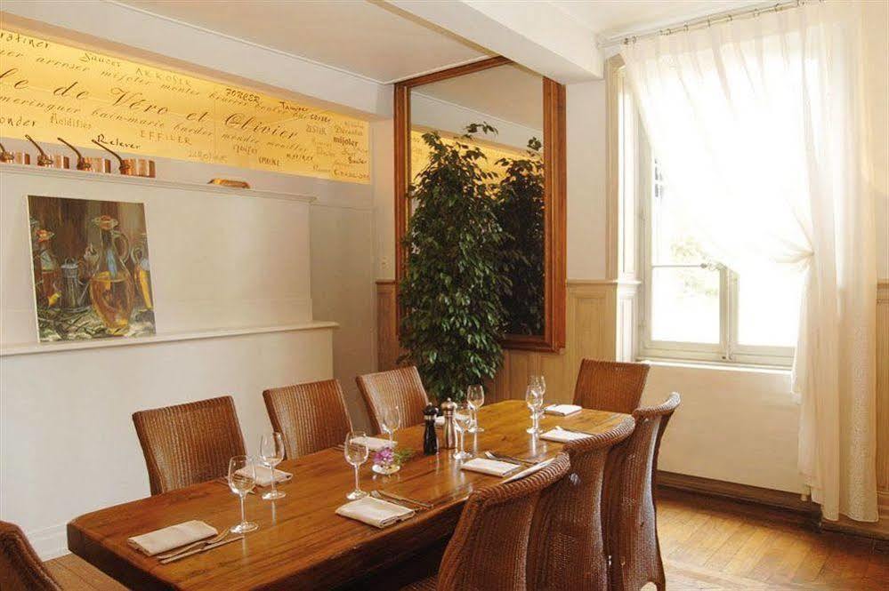 Chateau De Champlong Table Hotel **** Golf & Spa Villerest  ภายนอก รูปภาพ